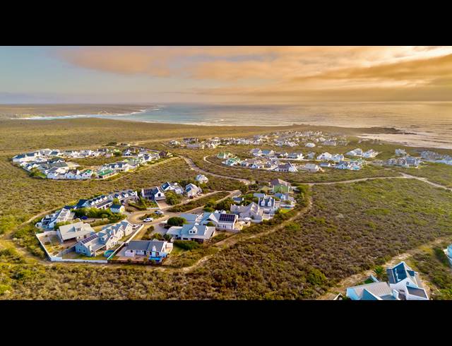 3 BEDROOM HOUSE FOR SALE IN GROTTO BAY